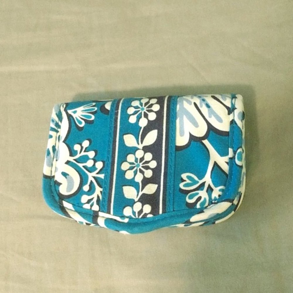 💠Vera Bradley Blue Lagoon Bi-fold Case